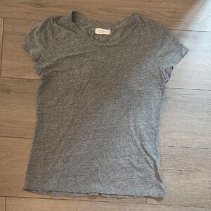 Velvet by Graham & Spencer Gray Short Sleeve Tee